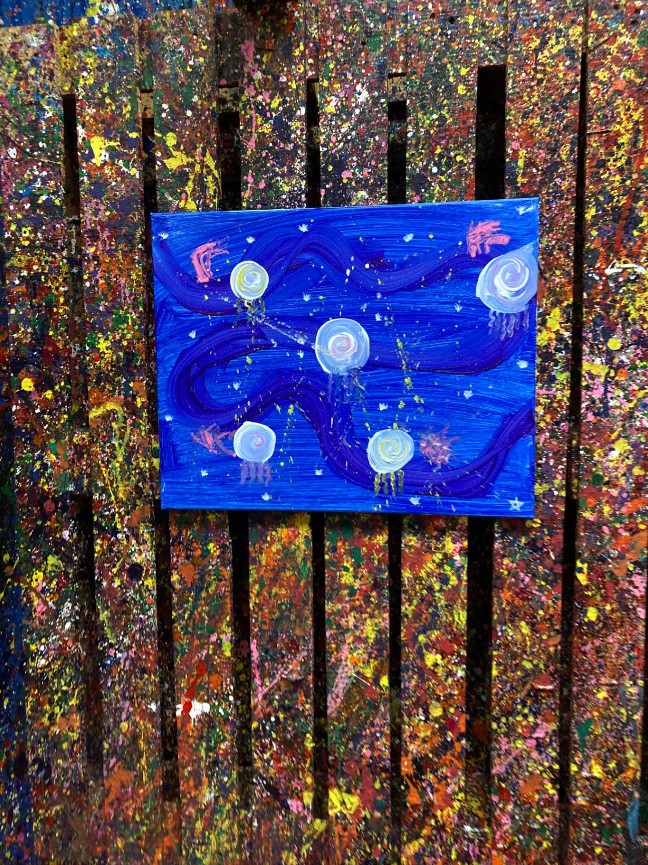Jellyfish with a drip habit